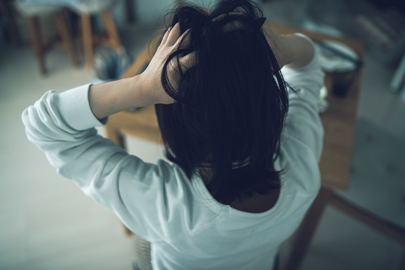 急性ストレス障害（ASD）とは？症状が続く期間やPTSDとの違い、対処法を解説